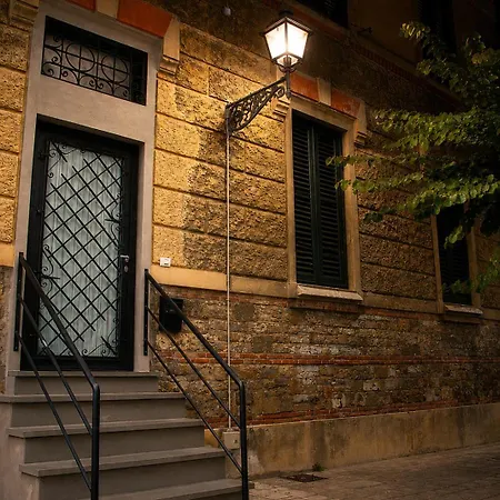 Bronzino 53 - Flat With Parking *