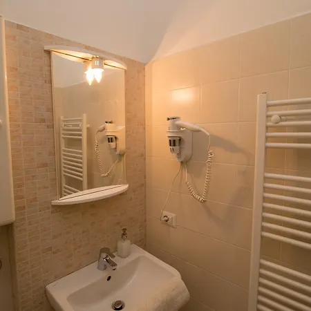 Bronzino 53 Appartement *