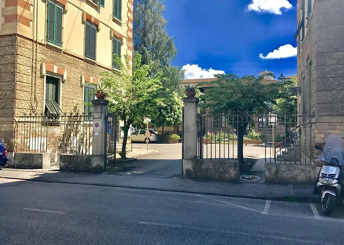 Bronzino 53 - With Free Private Parking *