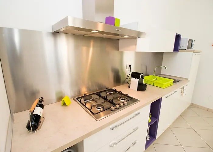 Bronzino 53 - With Free Private Parking Apartament
